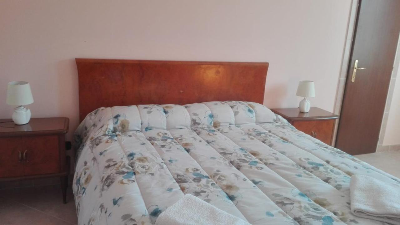 Bed and Breakfast Dal Compare à San Pio delle Camere Extérieur photo